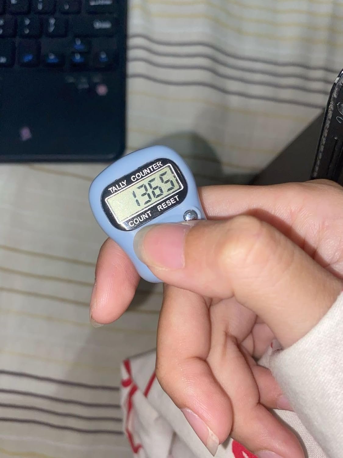 Mini Hand Tally Counter Finger Ring Digital Electronic Head Count,Japa Counter Counting Machine for Mantra Jap and Cricket Umpire and Various Counting Purpose Small (Color May Vary)